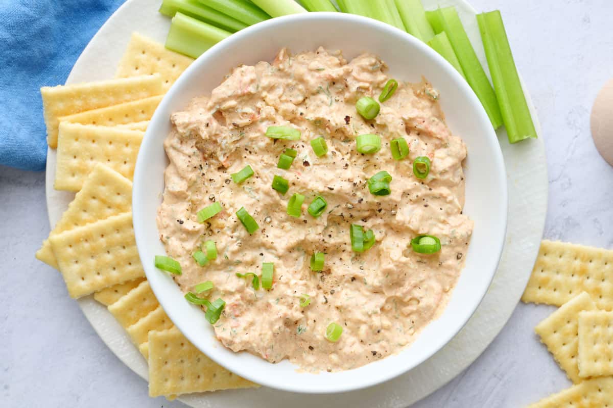 Easy 10-Minute Shrimp Dip: A Classic Party Appetizer